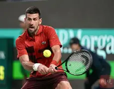 德约科维奇手感滚烫，带领金州勇士险胜圣安东尼奥马刺，赛后一句话霸气侧漏(德约科维奇精彩视频)